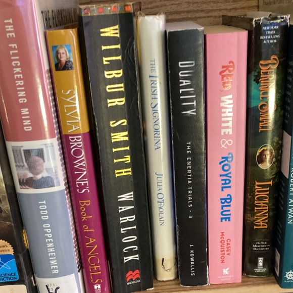 james patterson Other - 11/17/25 8:00 pm Book bundles show 3 for $5 just choose any three that you want